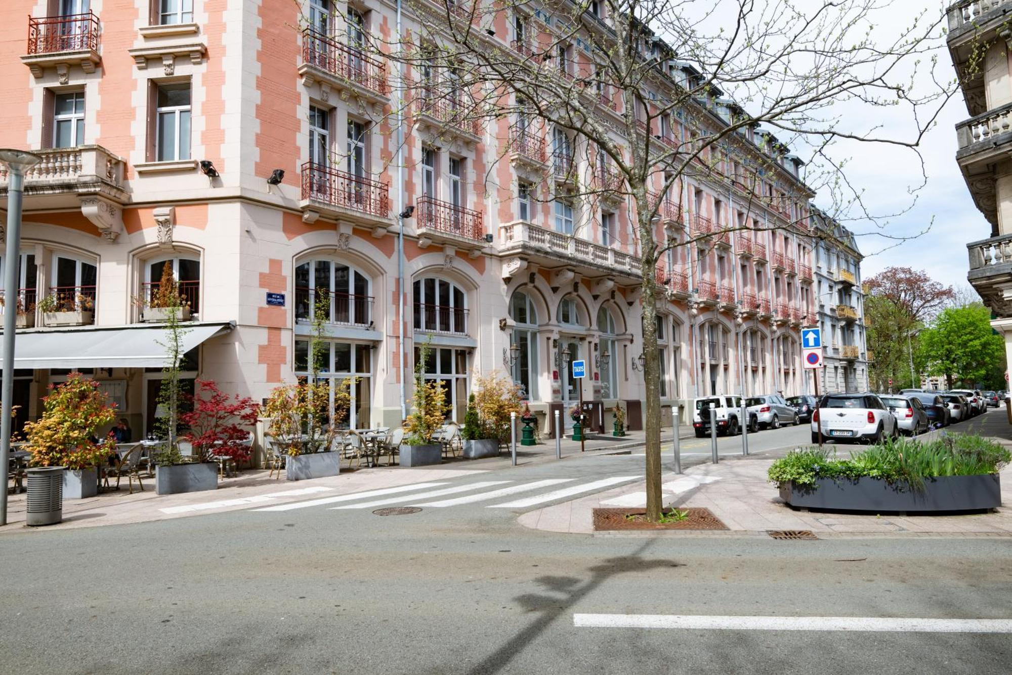 Grand Hotel Du Tonneau D'Or Бельфор Экстерьер фото
