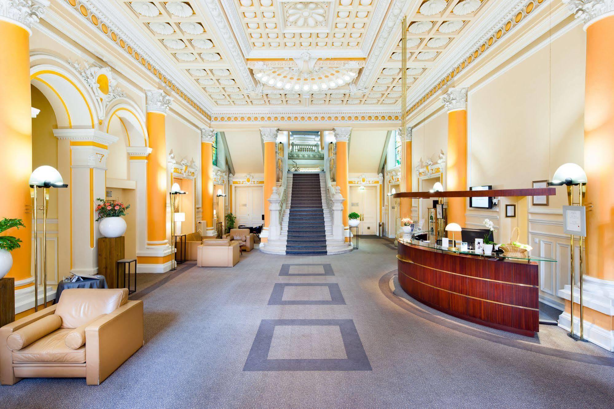 Grand Hotel Du Tonneau D'Or Бельфор Экстерьер фото